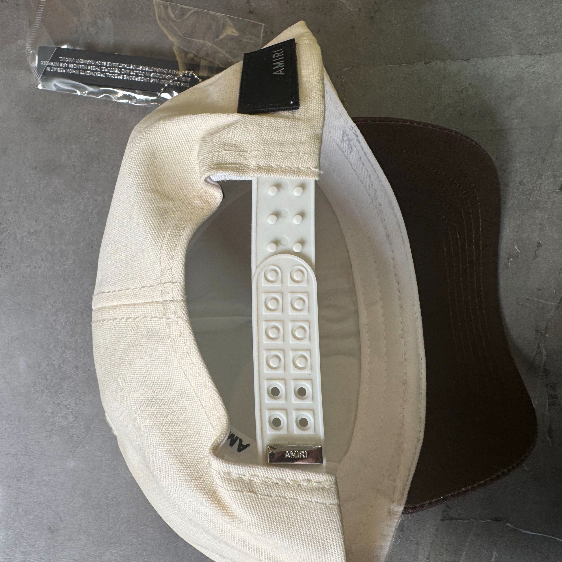 Amiri hat