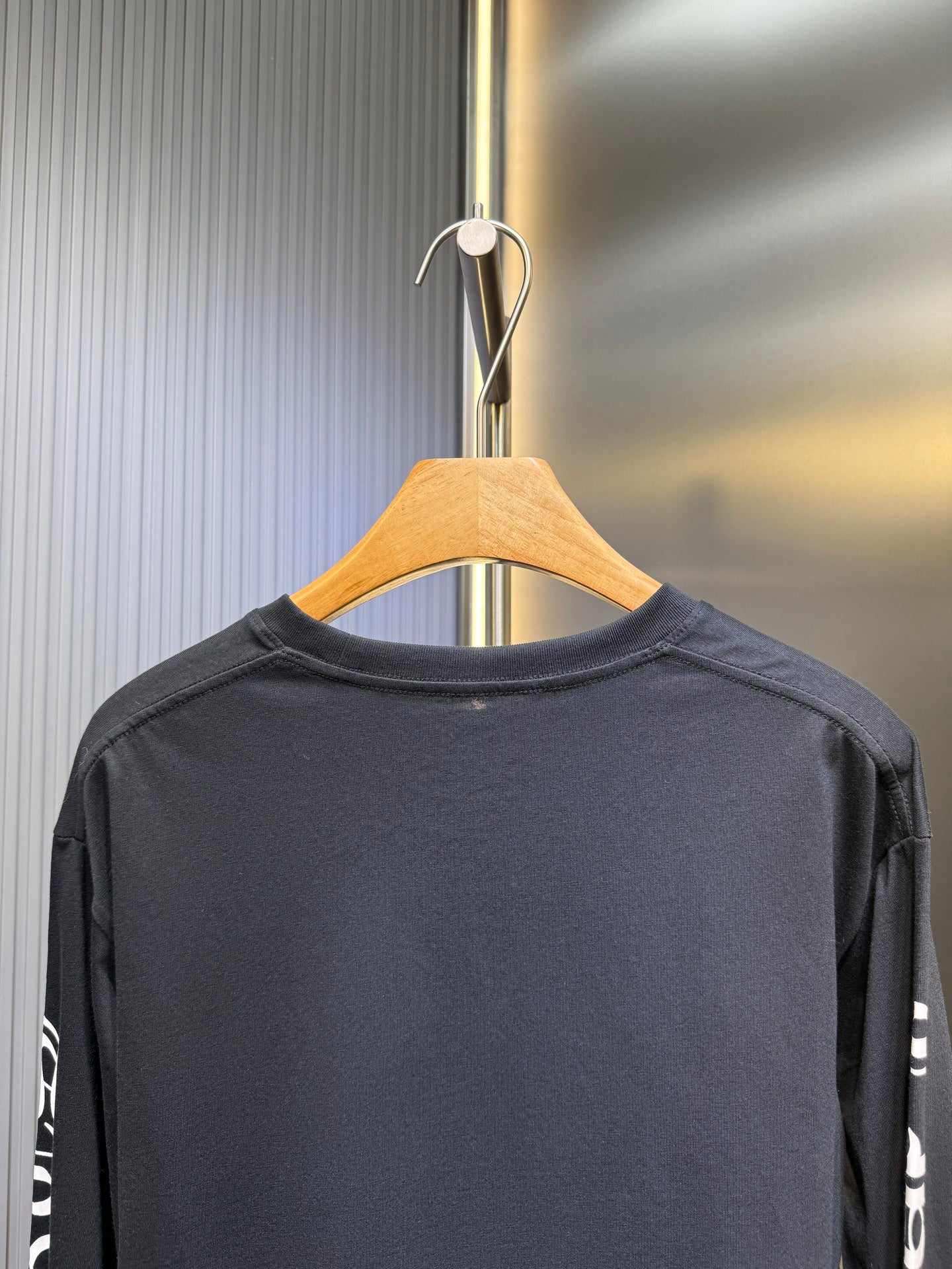 CHROME HEARTS neck logo T-shirt black x white
