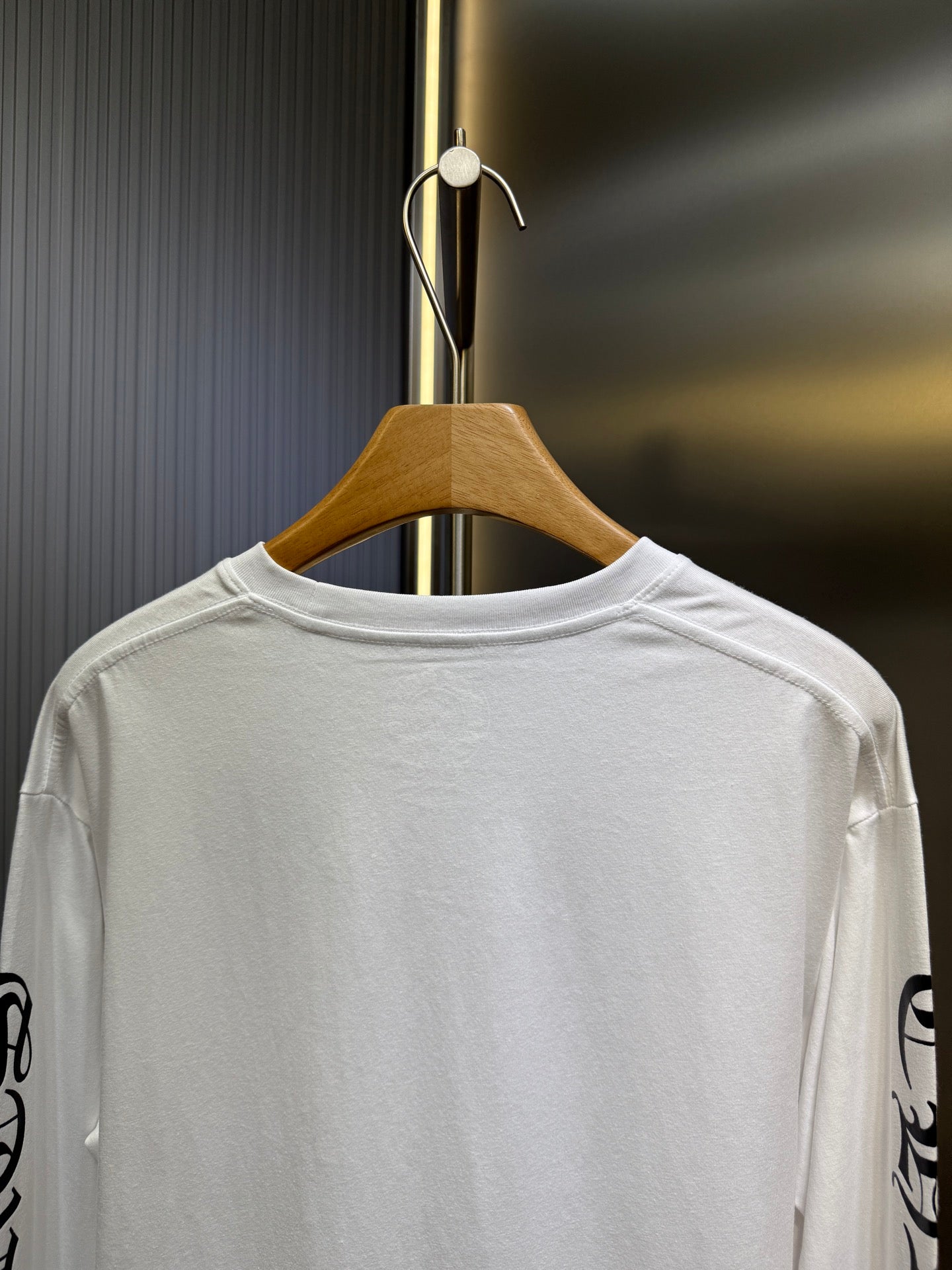 CHROME HEARTS neck logo T-shirt black x white