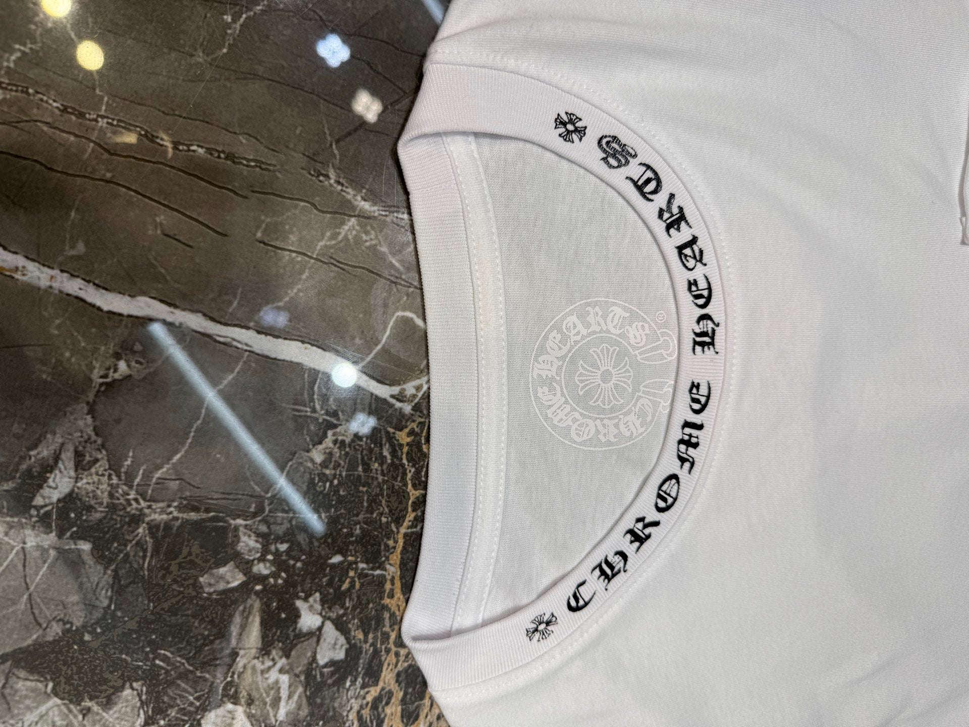 CHROME HEARTS neck logo T-shirt black x white