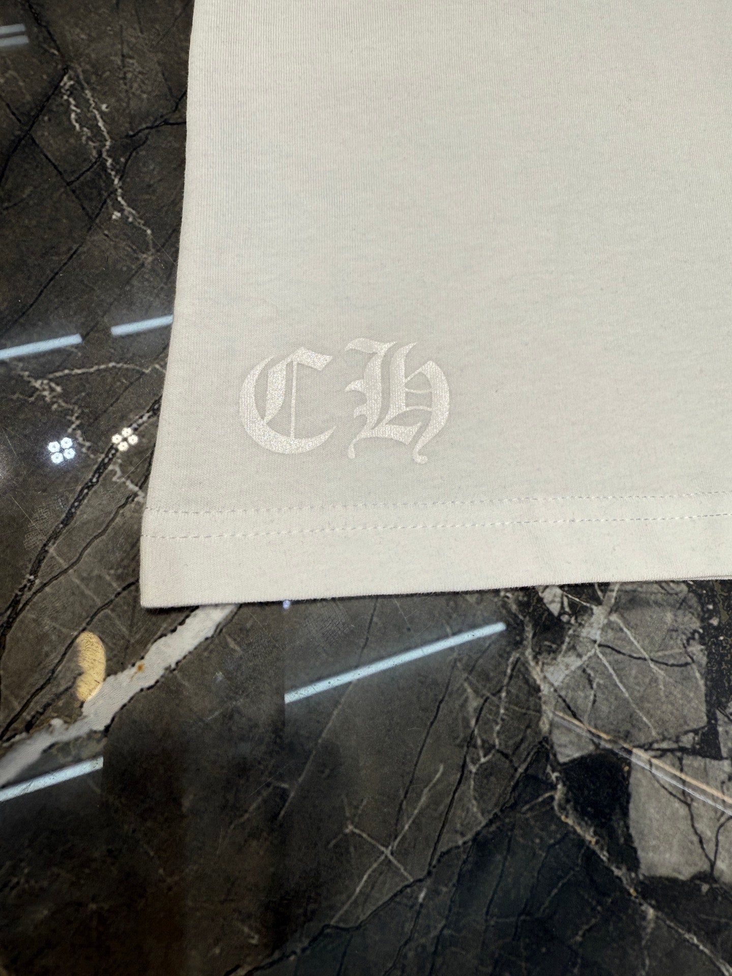 CHROME HEARTS neck logo T-shirt black x white