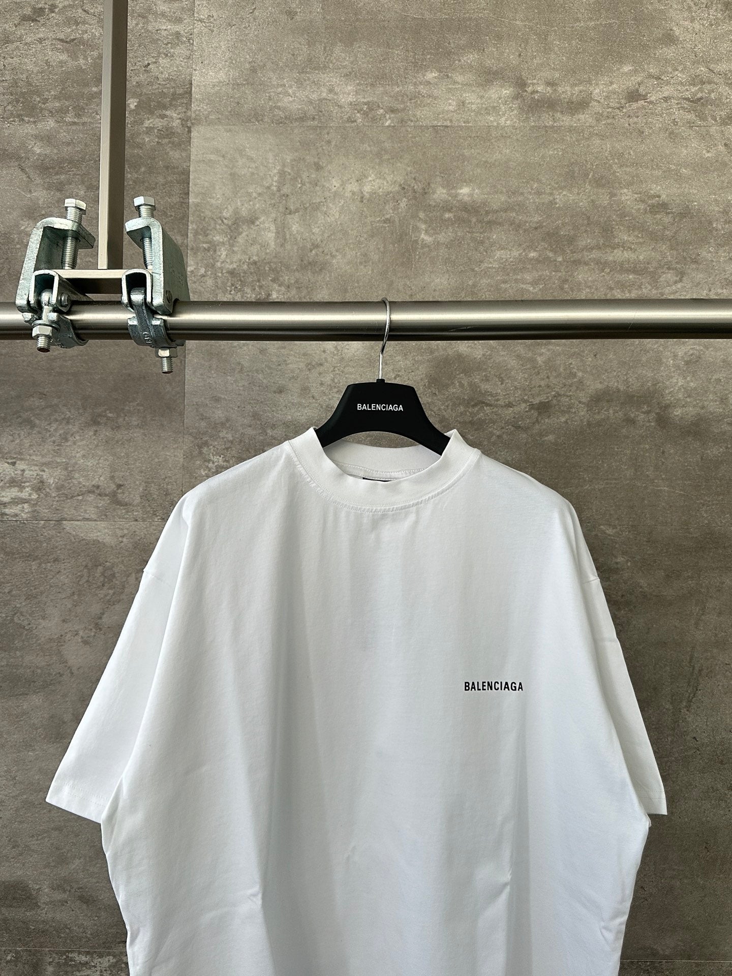 BALENCIAGA MENS Logo T-shirt Medium Fit "White"