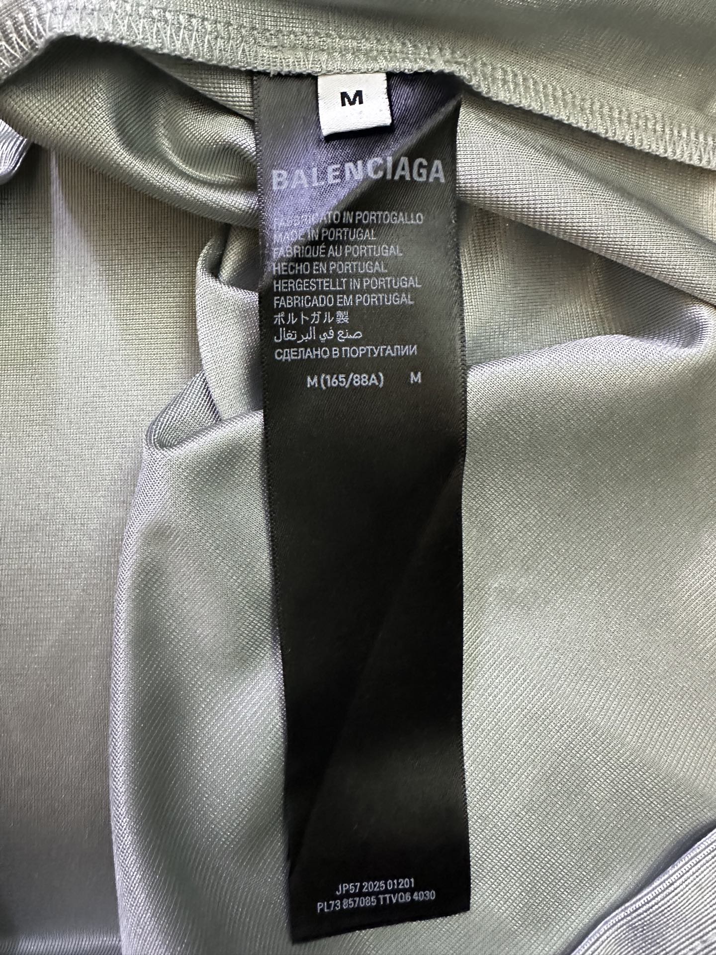BALENCIAGA 3b Football silhouette V-neck T-shirt