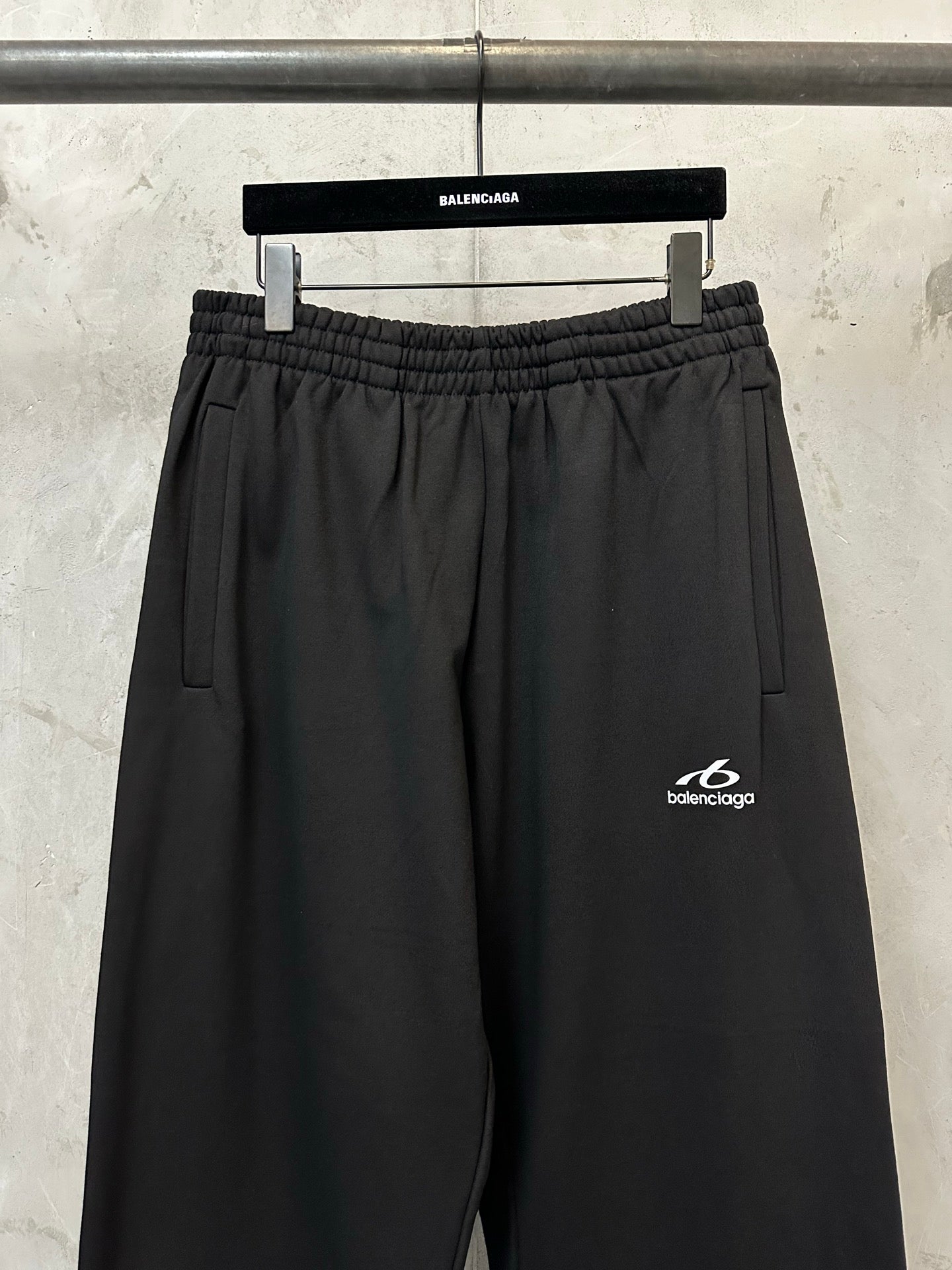 BALENCIAGA Men's Bodies Baggy Sweatpants in Black