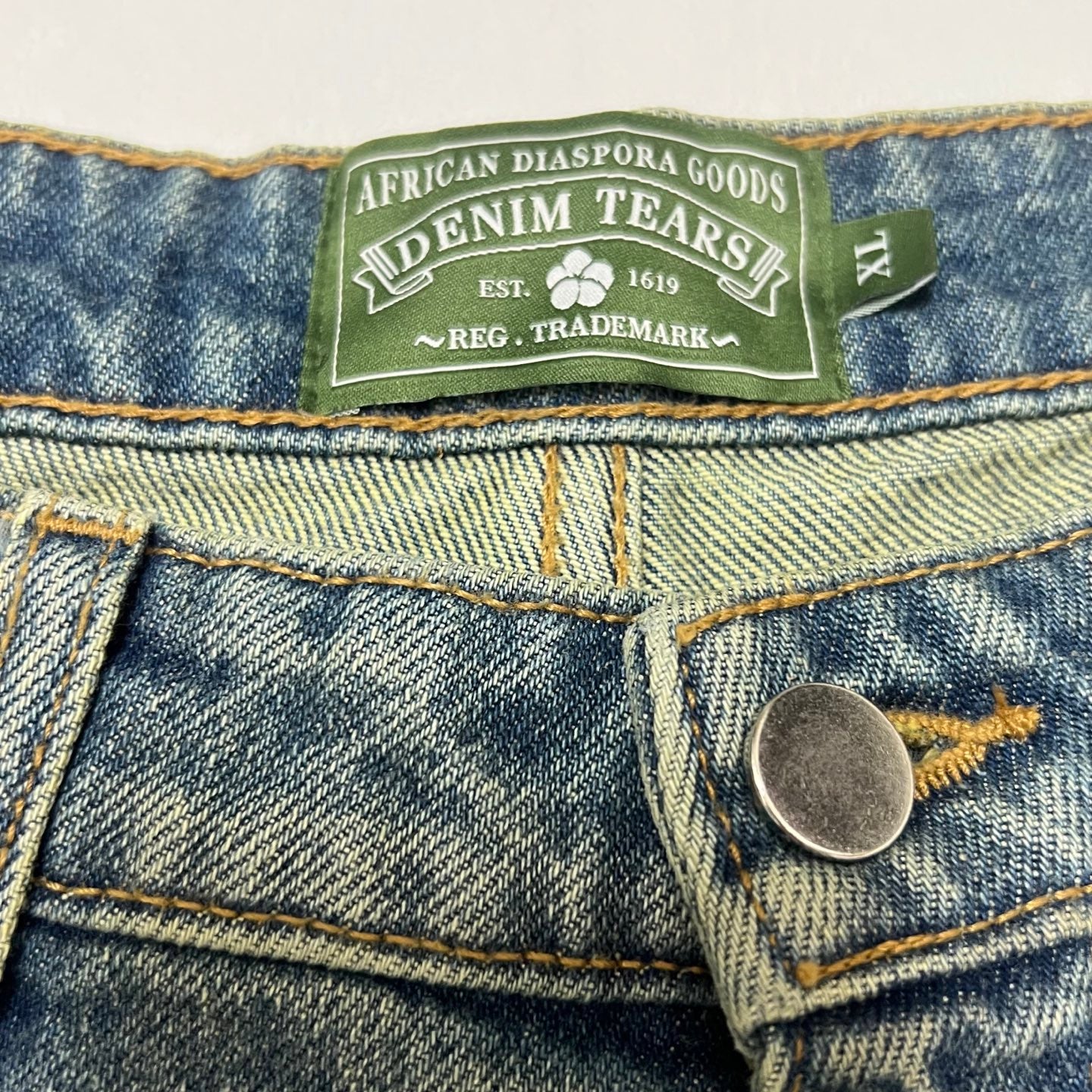 DENIM TEARS x LEVI'S Dirty Wash Wreath Short "Light Wash"