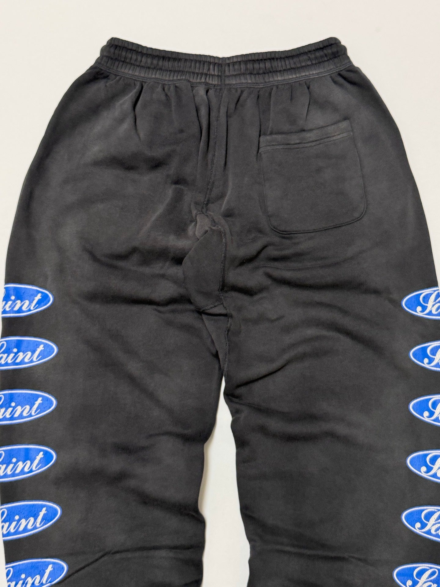 SAINT Mxxxxxx SWEAT PANTS/LOVE AMONG/BLACK