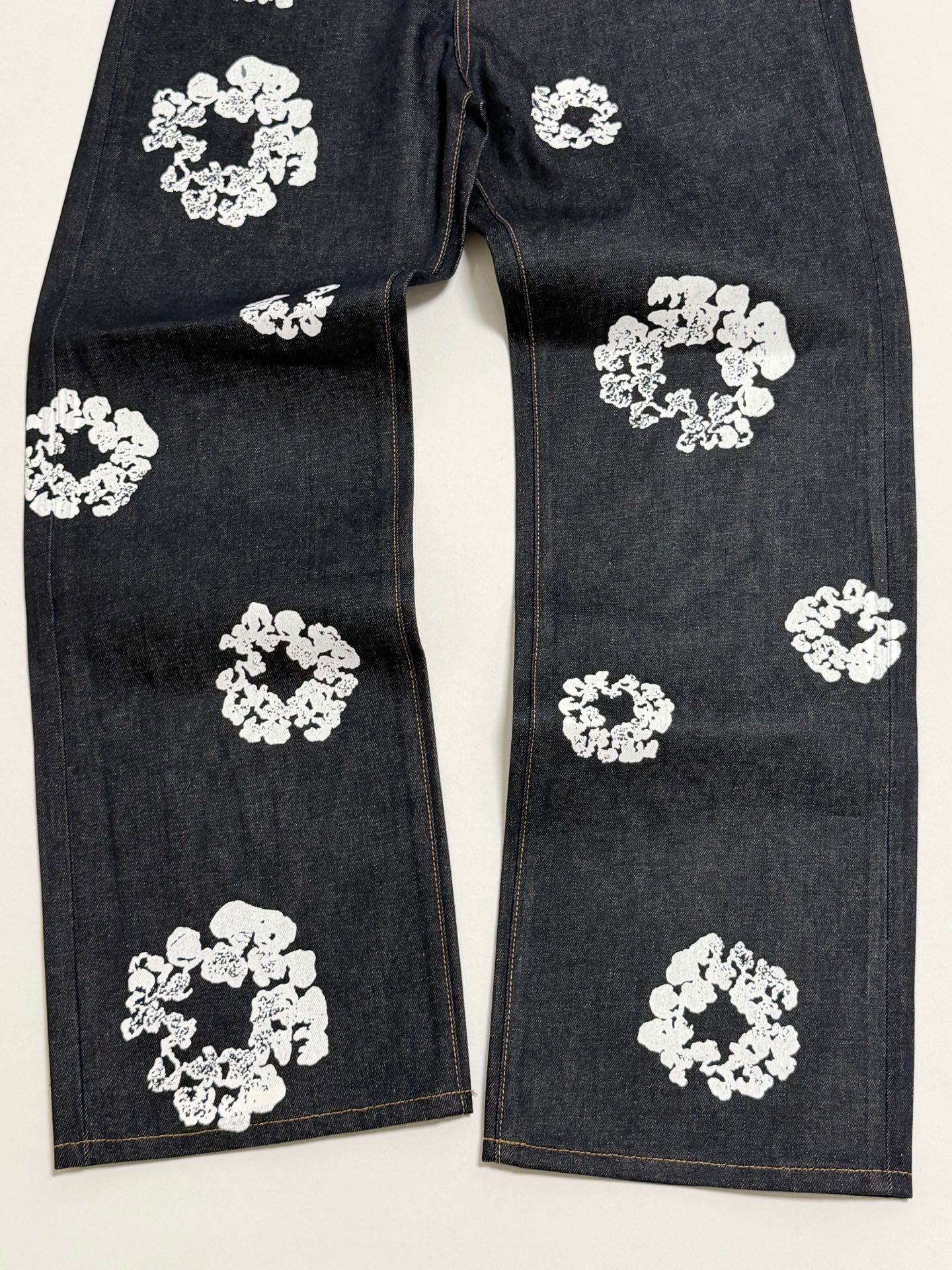 DENIM TEARS / BAGGY COTTON WREATH DENIM PANT