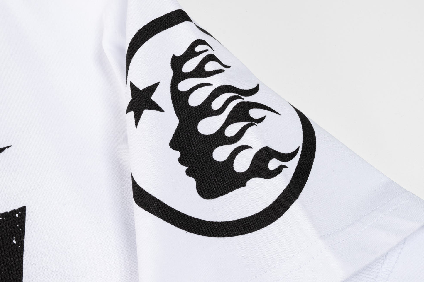 Hellstar x Howlin' Ray's ComplexCon T-Shirt