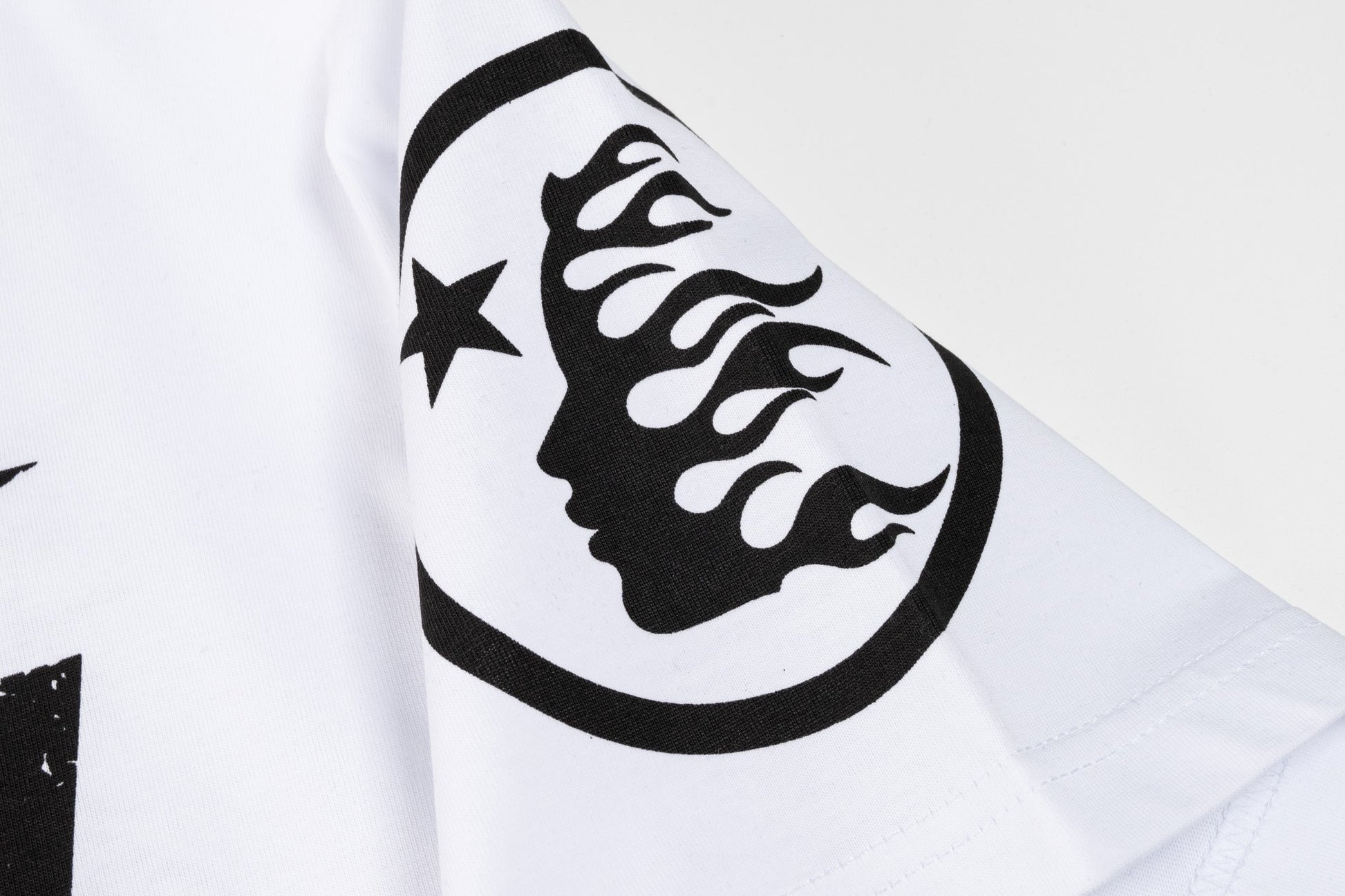 Hellstar x Howlin' Ray's ComplexCon T-Shirt