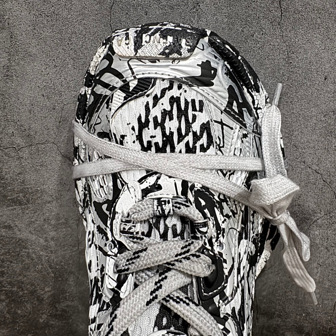 Balenciaga 3XL Extreme Graffiti low-top sneakers