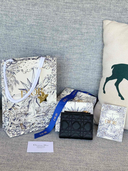 Dior 30 Montaigne Dahlia Wallet