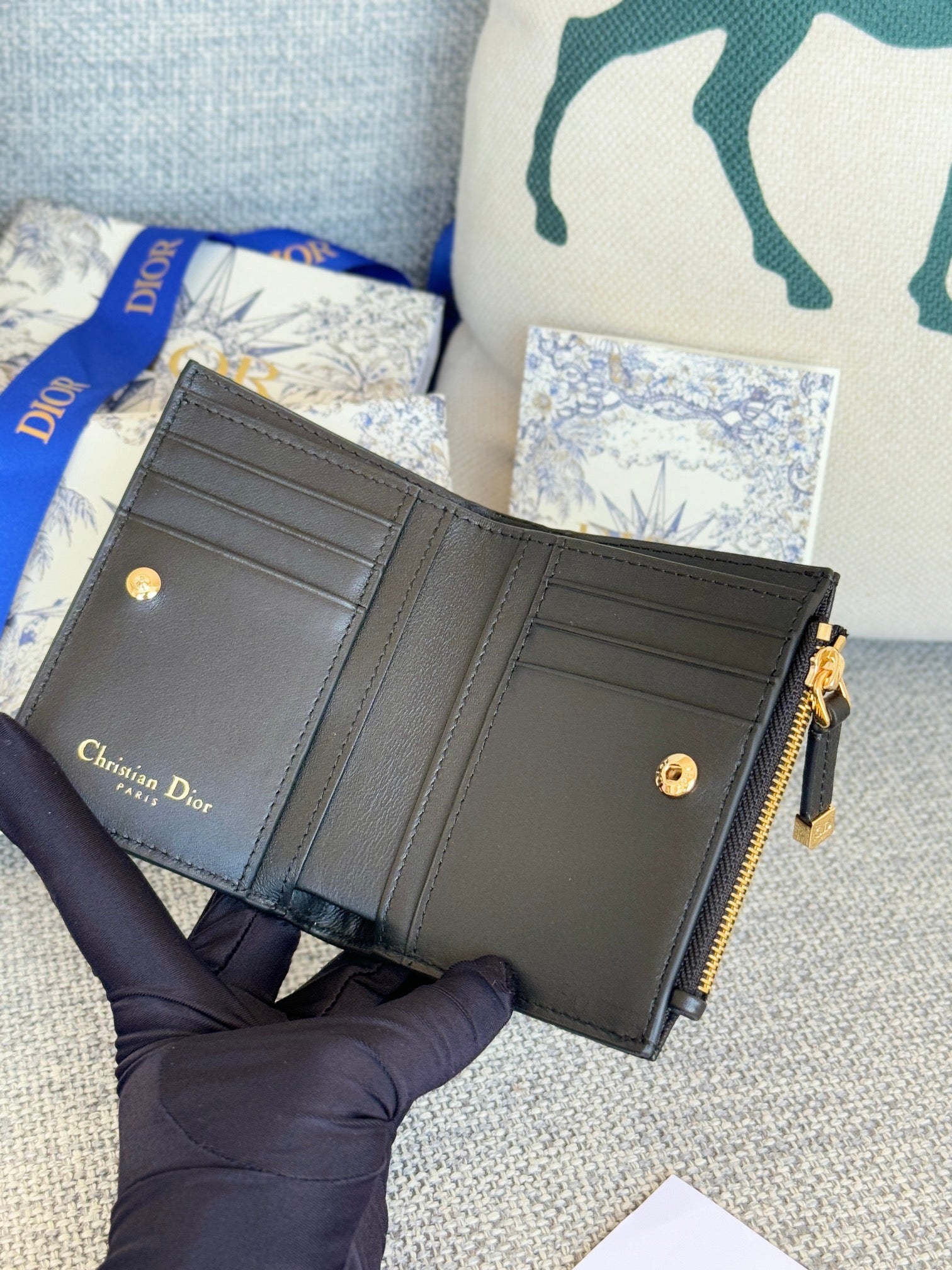 Dior 30 Montaigne Dahlia Wallet