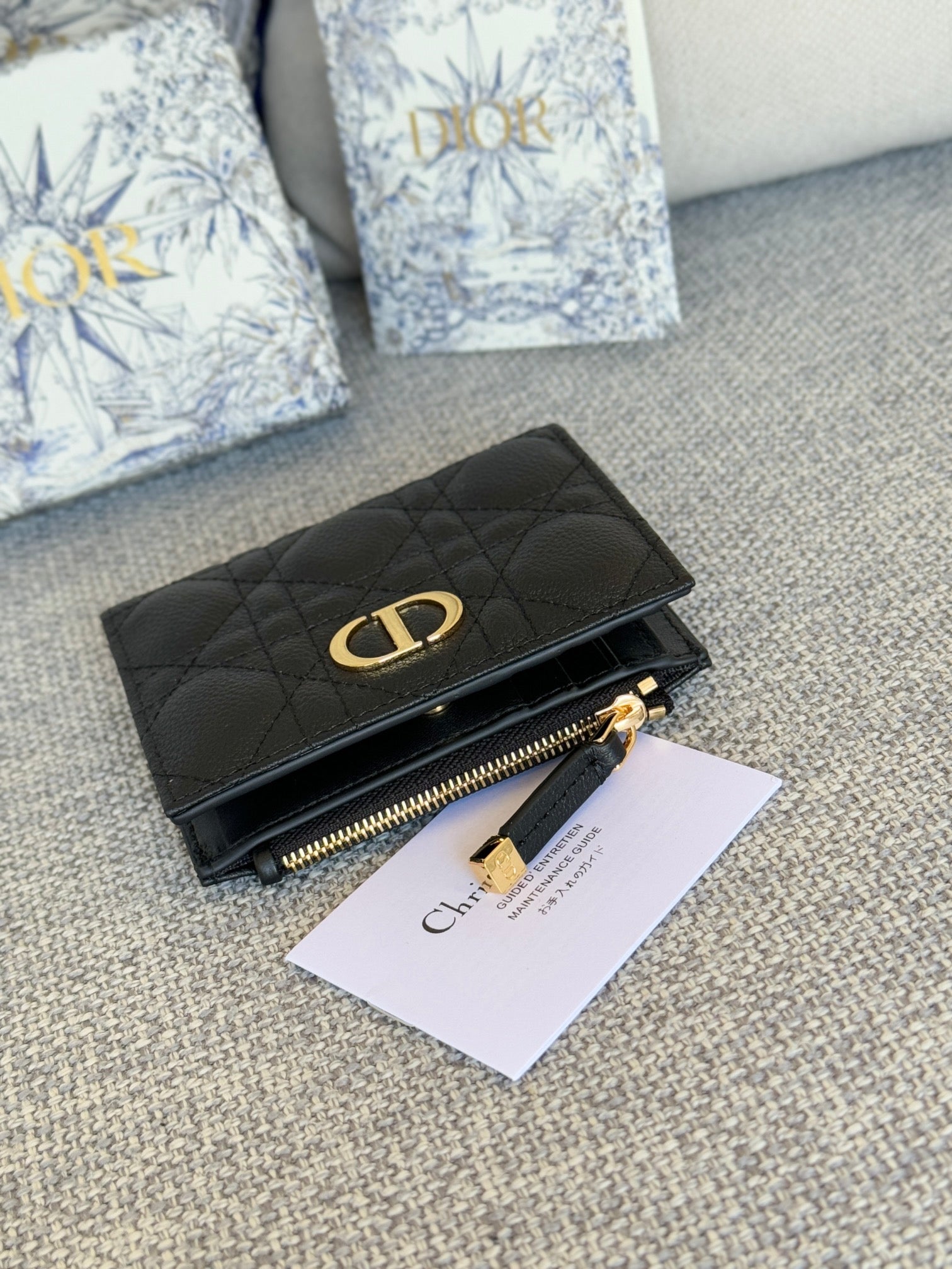 Dior 30 Montaigne Dahlia Wallet