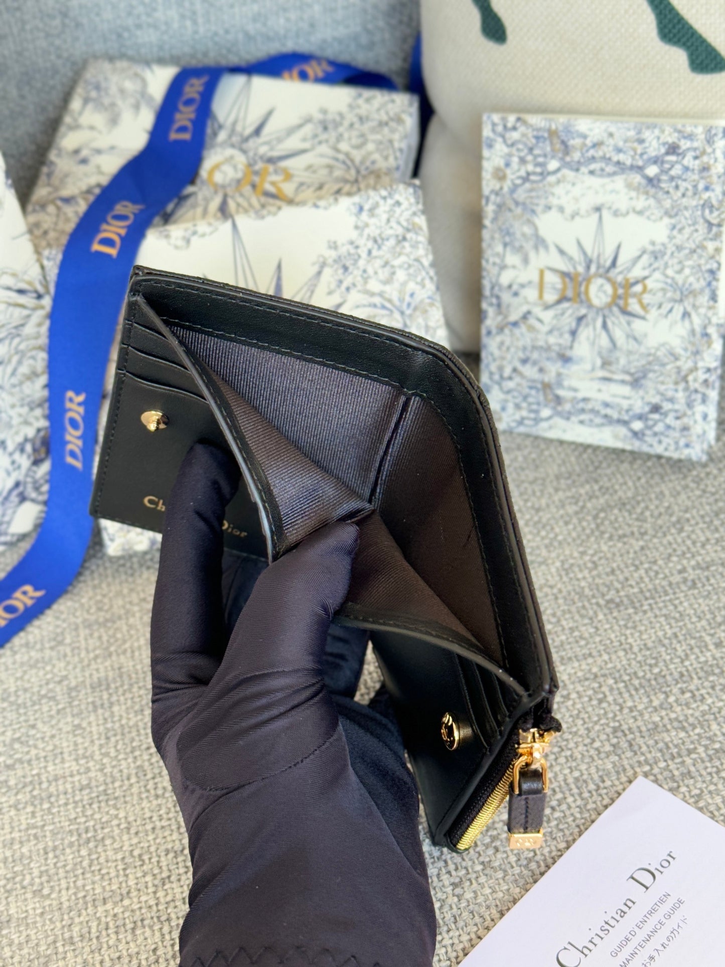 Dior 30 Montaigne Dahlia Wallet