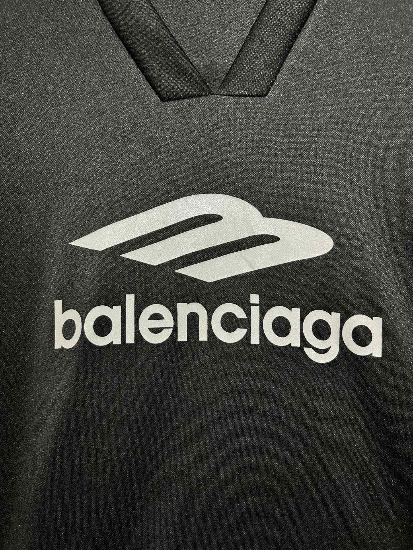 BALENCIAGA  3b Sports Icon Ski Long Sleeve T-Shirt Large Fit in Black