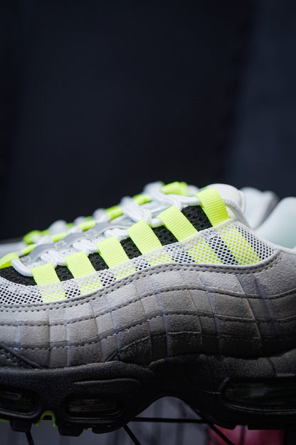 Nike Air Vapormax 95 "Neon"