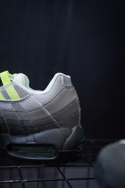 Nike Air Vapormax 95 "Neon"