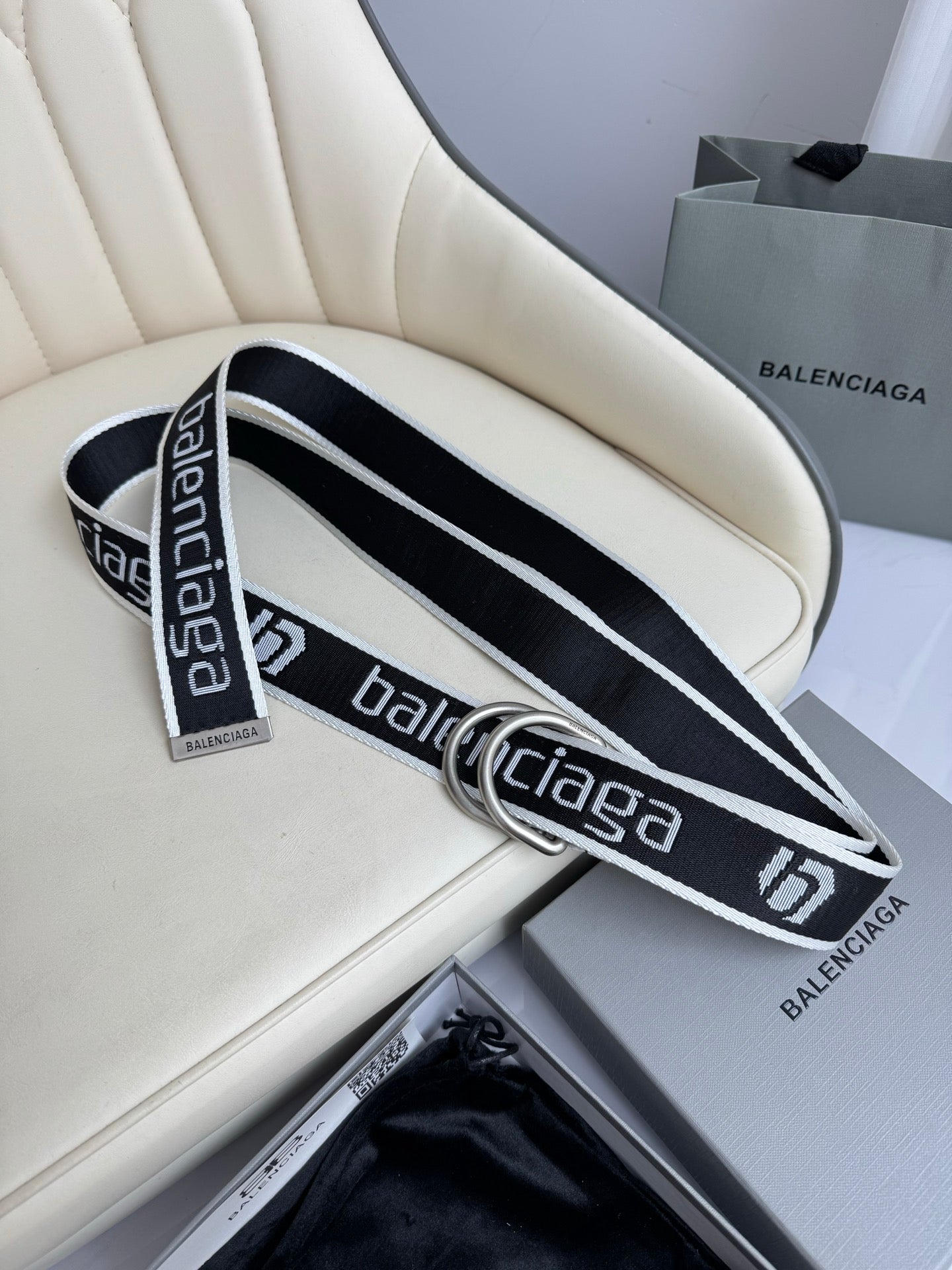 BALENCIAGA Men's D-Ring Belt in Black/White-4cm