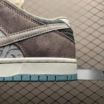 Nike SB Dunk Low "Live, Laugh, Love"