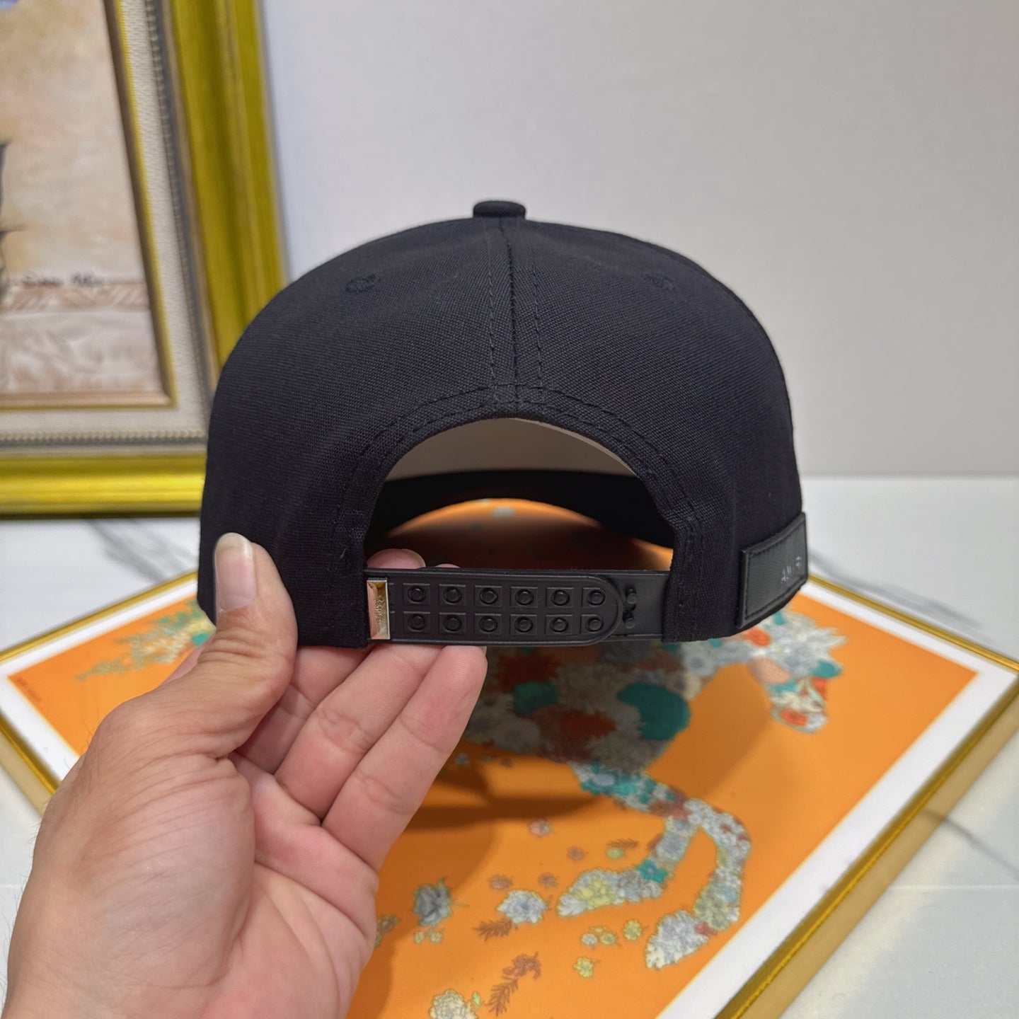 Amiri hat