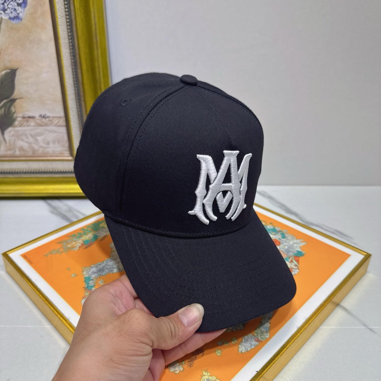 Amiri hat