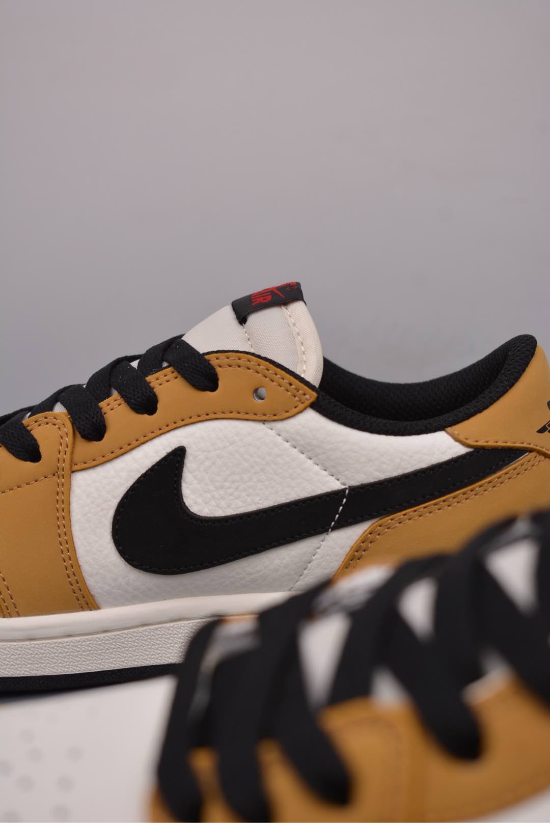 Nike Air Jordan 1 Low OG "Rookie of the Year"
