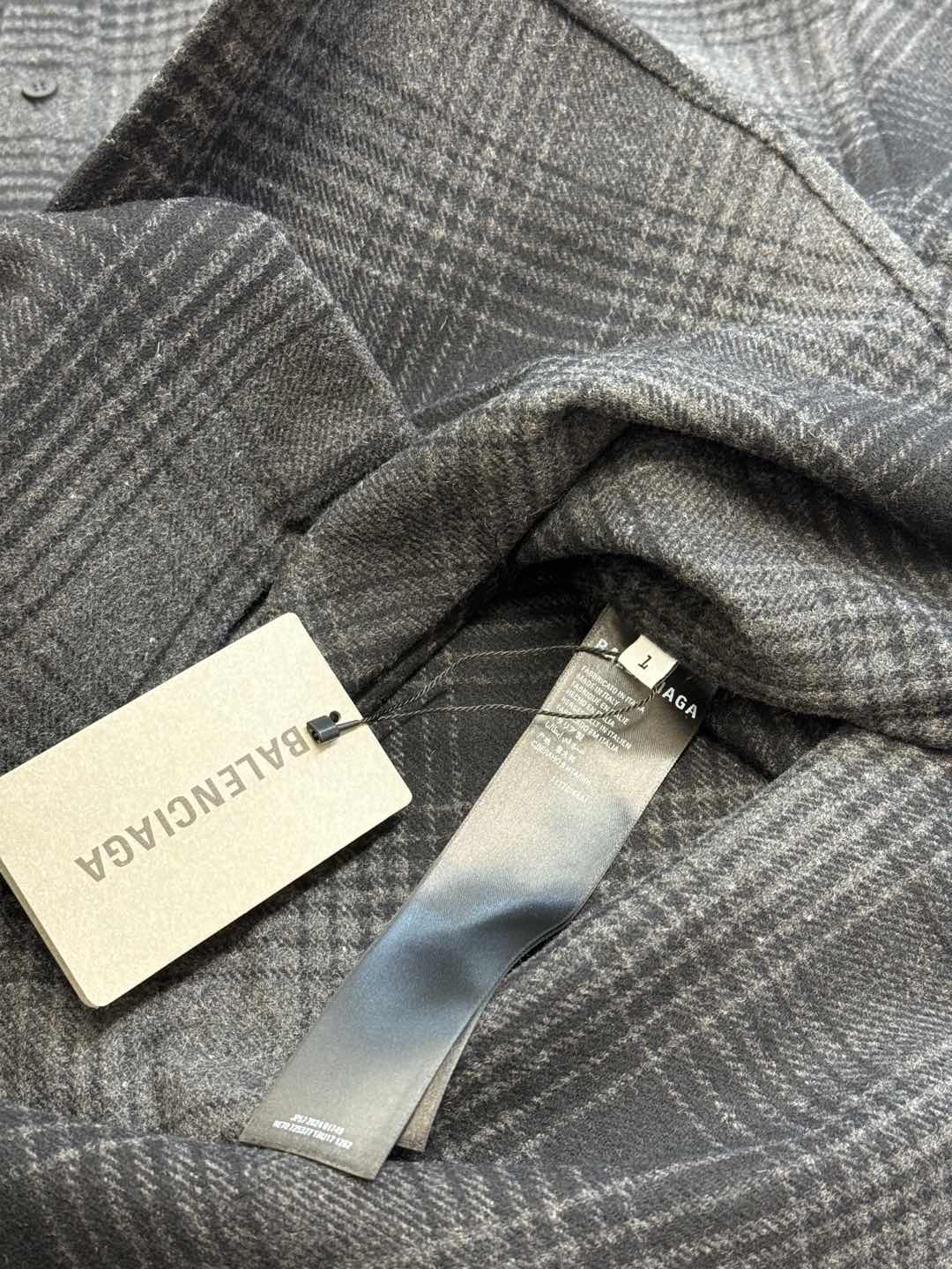 BALENCIAGA Men's Oversized Shirt "Gray/Black"