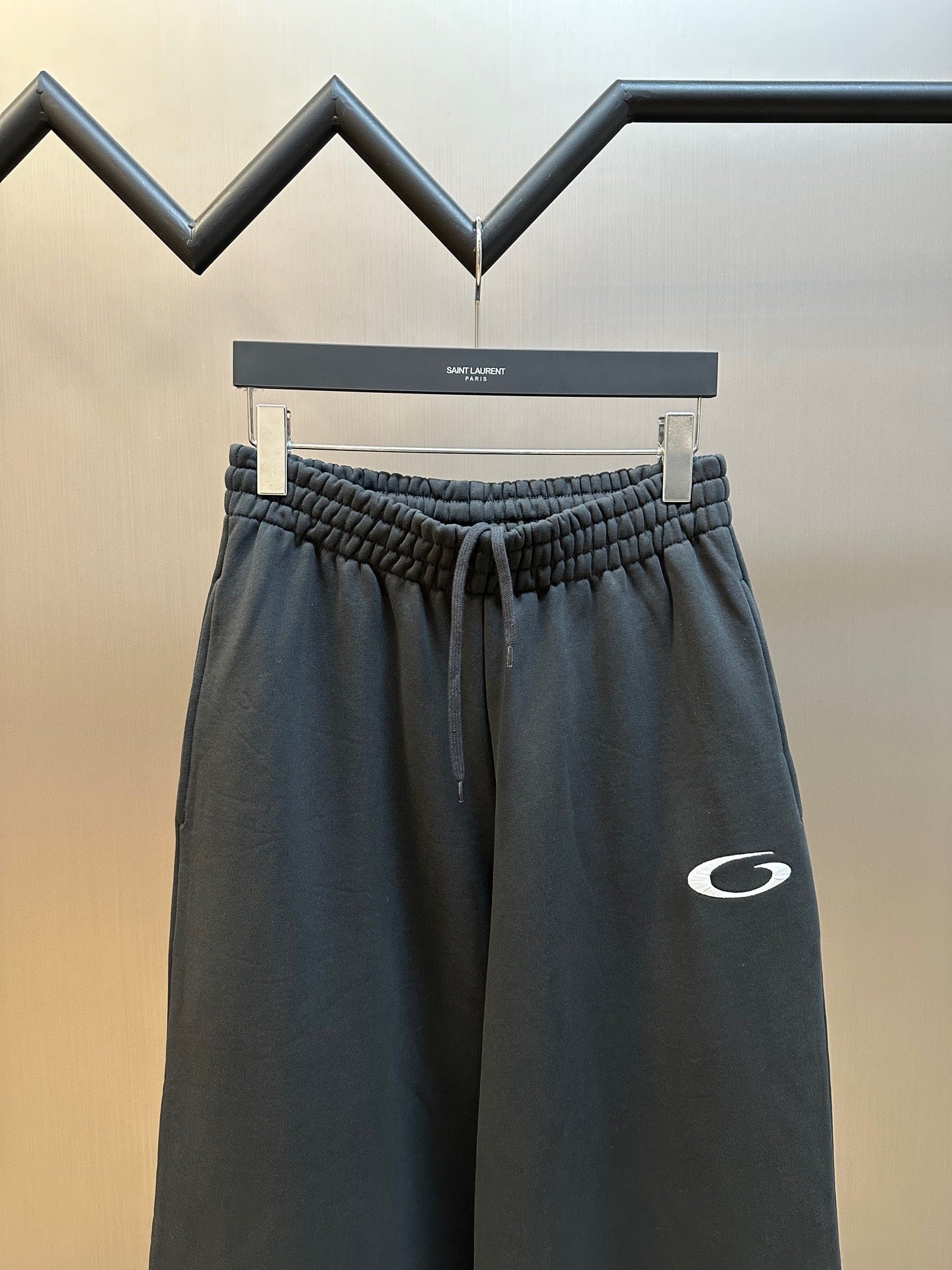 BALENCIAGA Men's Basketball Series - Baggy Sweatpants in Black