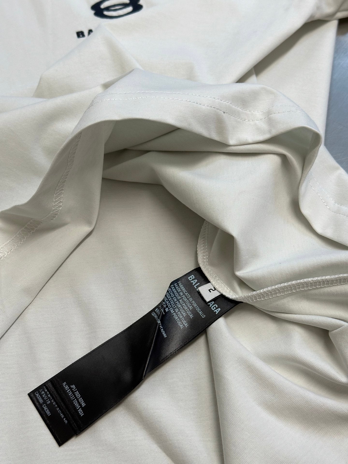 BALENCIAGA Oversized T-shirt in dirty effect white/black