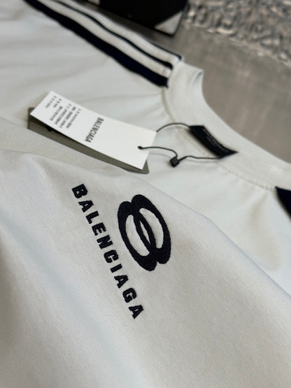 BALENCIAGA Oversized T-shirt in dirty effect white/black