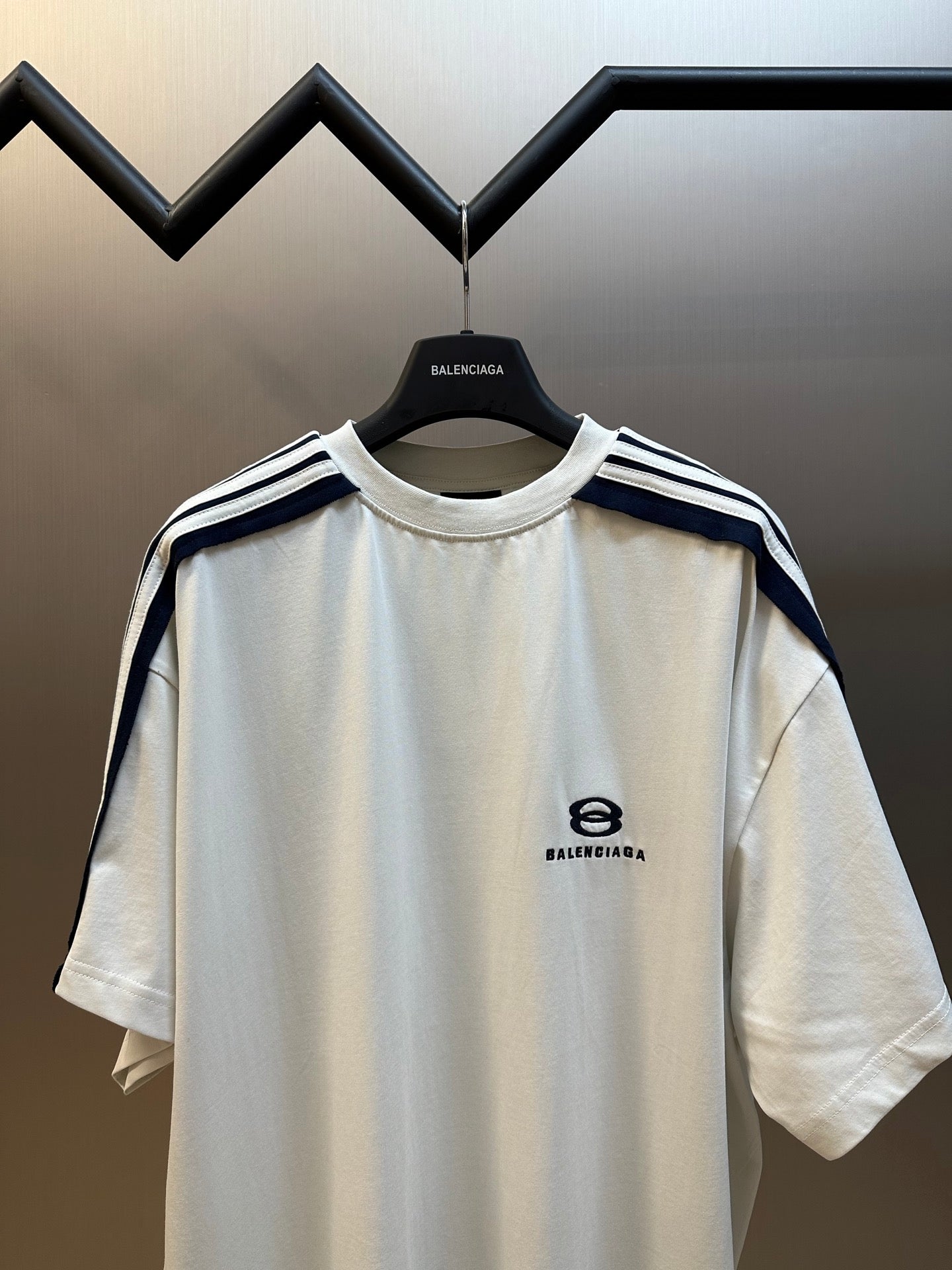 BALENCIAGA Oversized T-shirt in dirty effect white/black