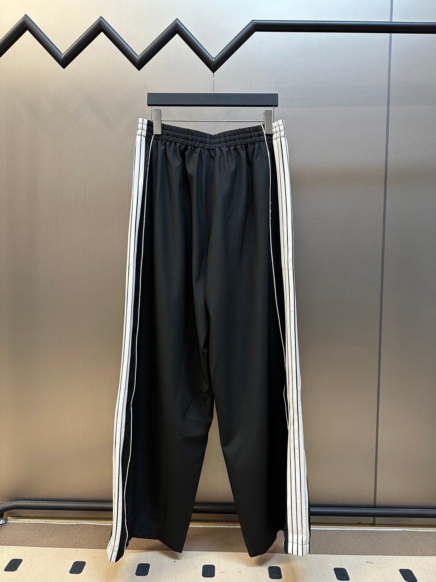 BALENCIAGA Men's Large Tracksuit Pants in Black