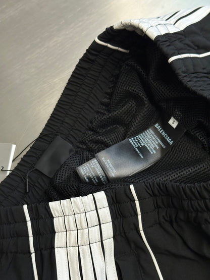 BALENCIAGA Men's Large Tracksuit Pants in Black