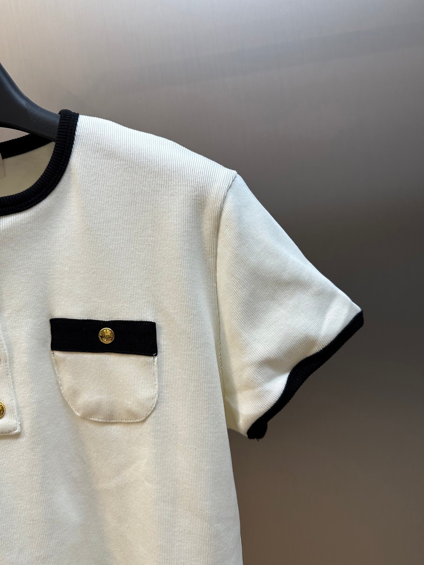 CELINE Women's Cropped T-Shirt in Cotton Jersey "Cream/Black"