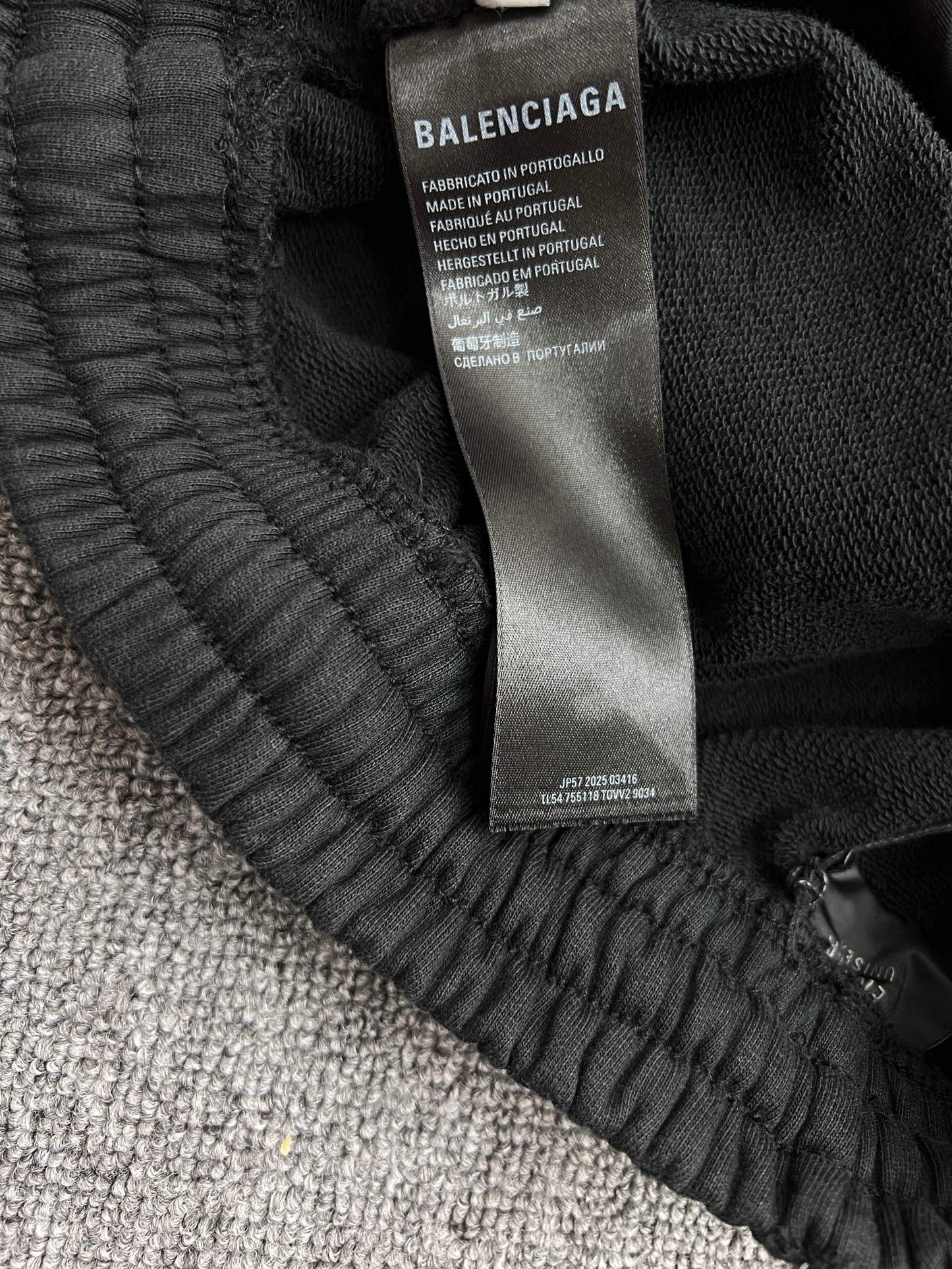 BALENCIAGA BACK sports shorts