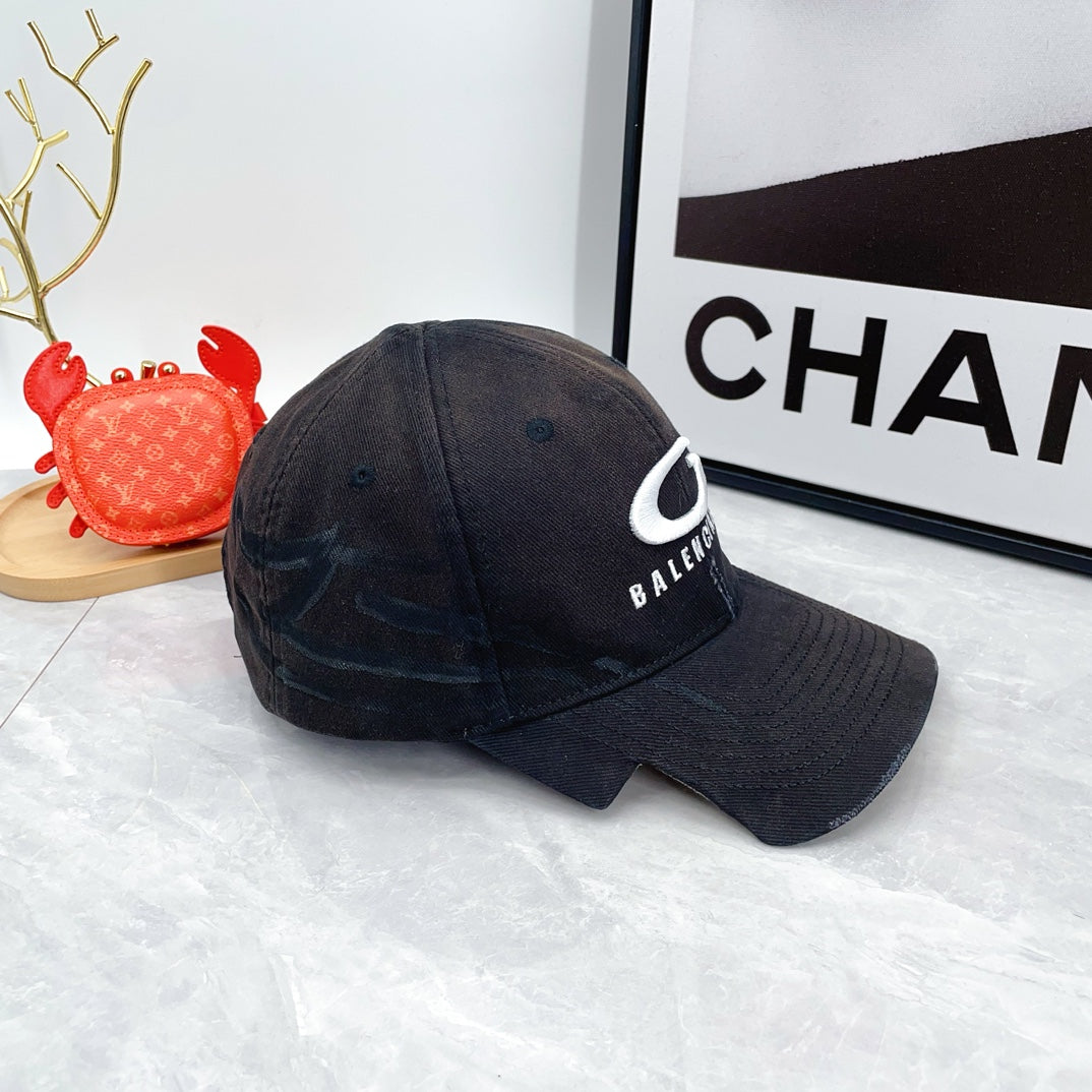 BALENCIAGA Y2K Cap "Black"