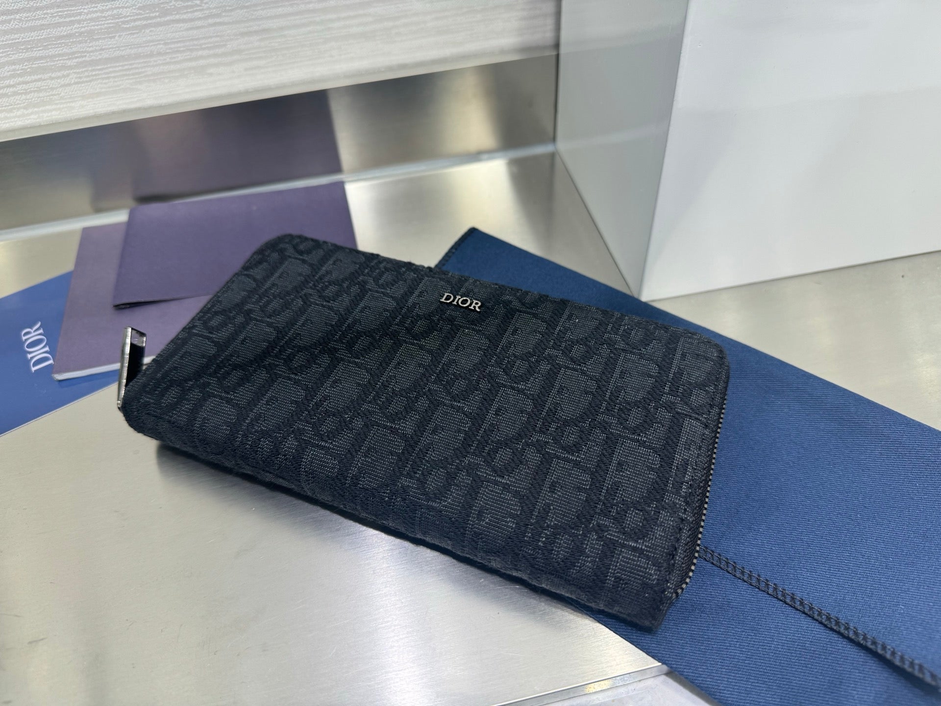 Dior Round zipper wallet