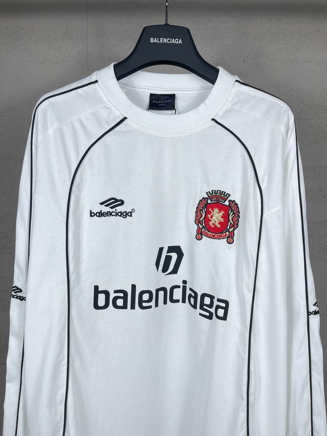 BALENCIAGA   SOCCER LONG SLEEVE OVERSIZED T-SHIRT