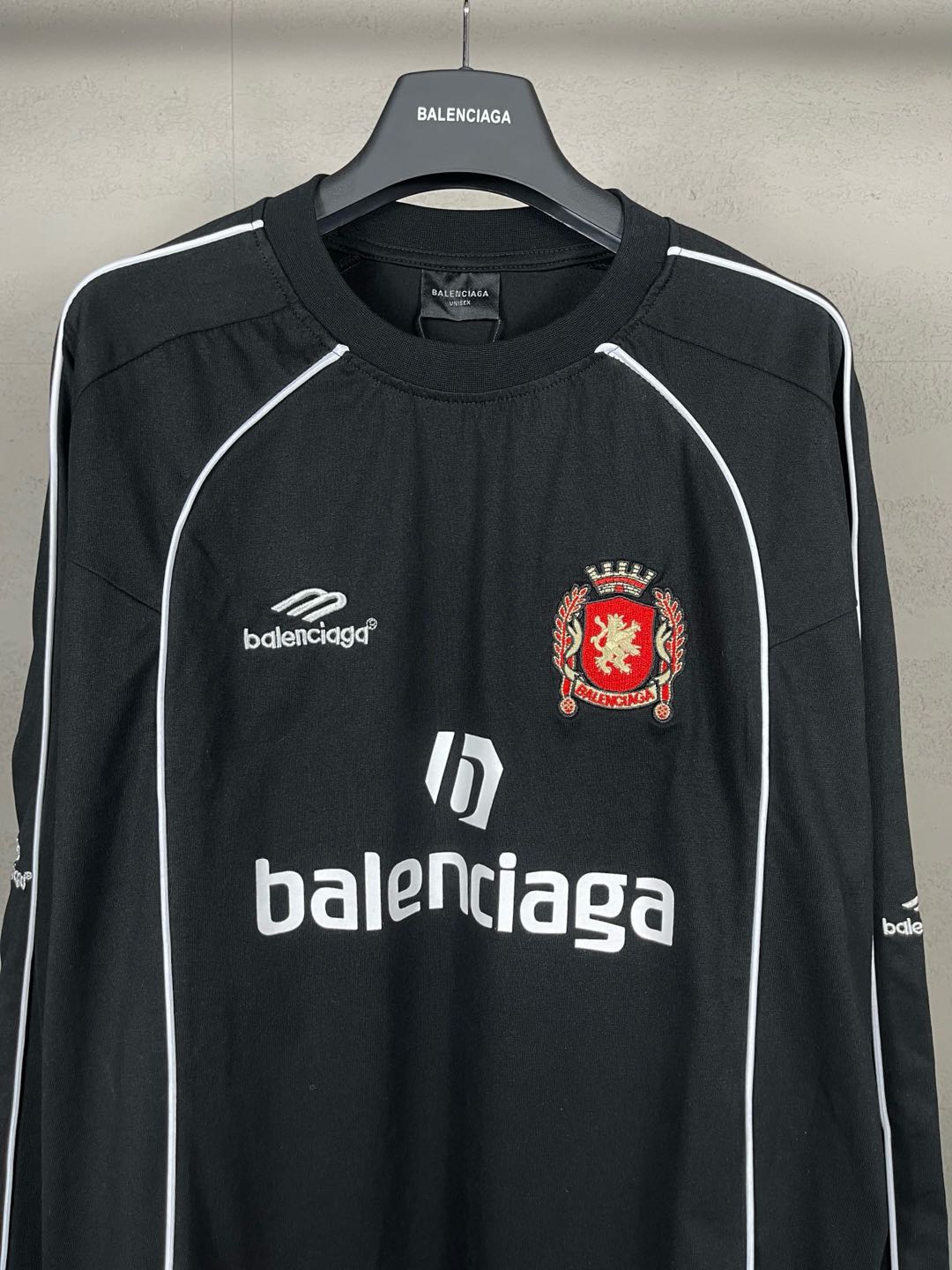 BALENCIAGA   SOCCER LONG SLEEVE OVERSIZED T-SHIRT