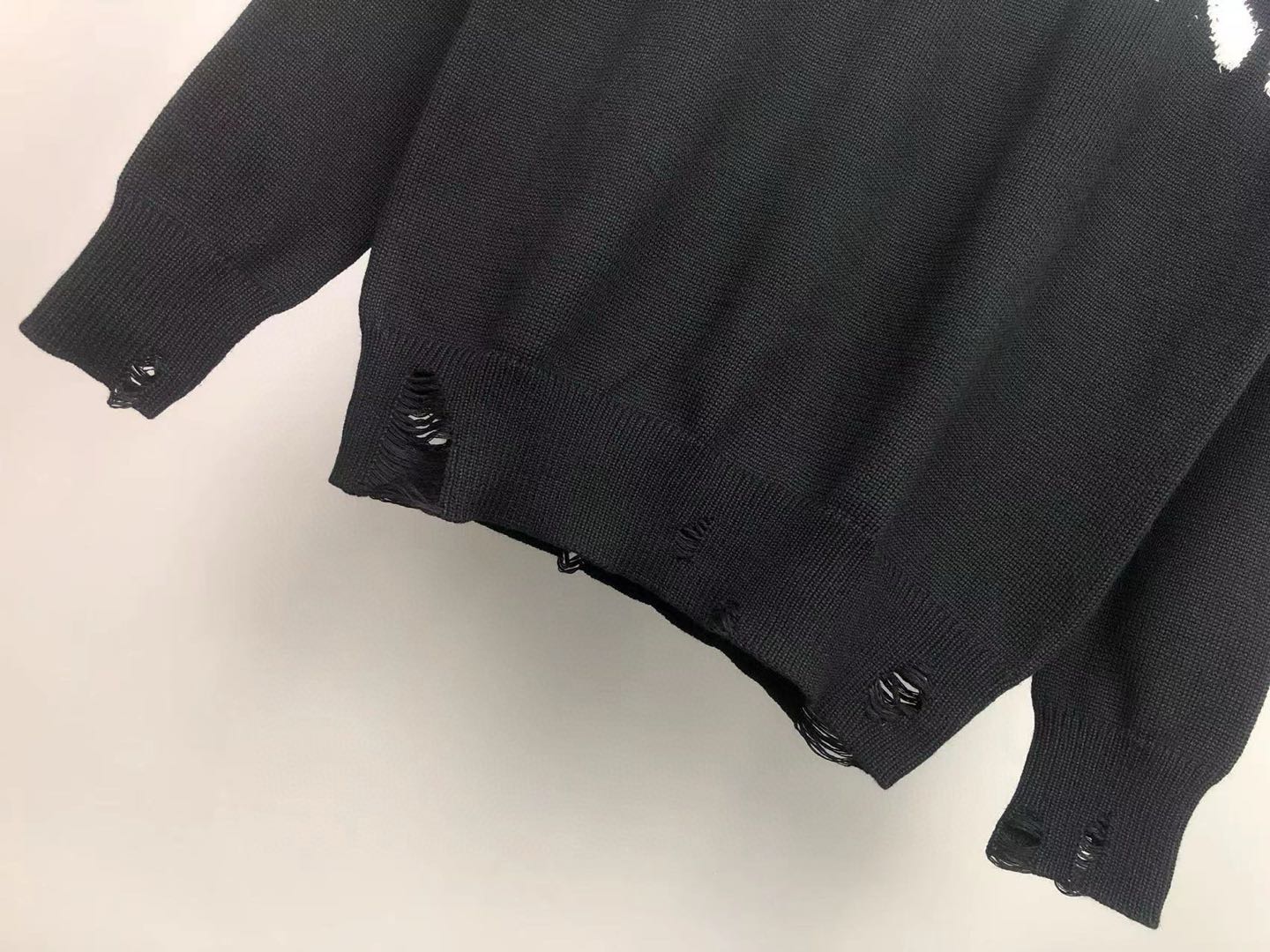 Amiri Destroyed effect sweater