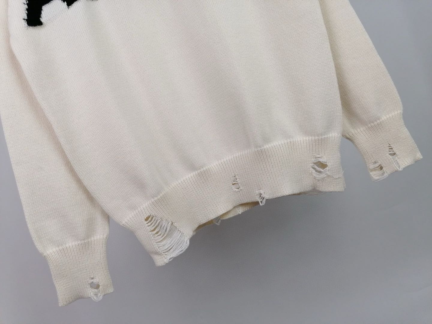 Amiri Destroyed effect sweater