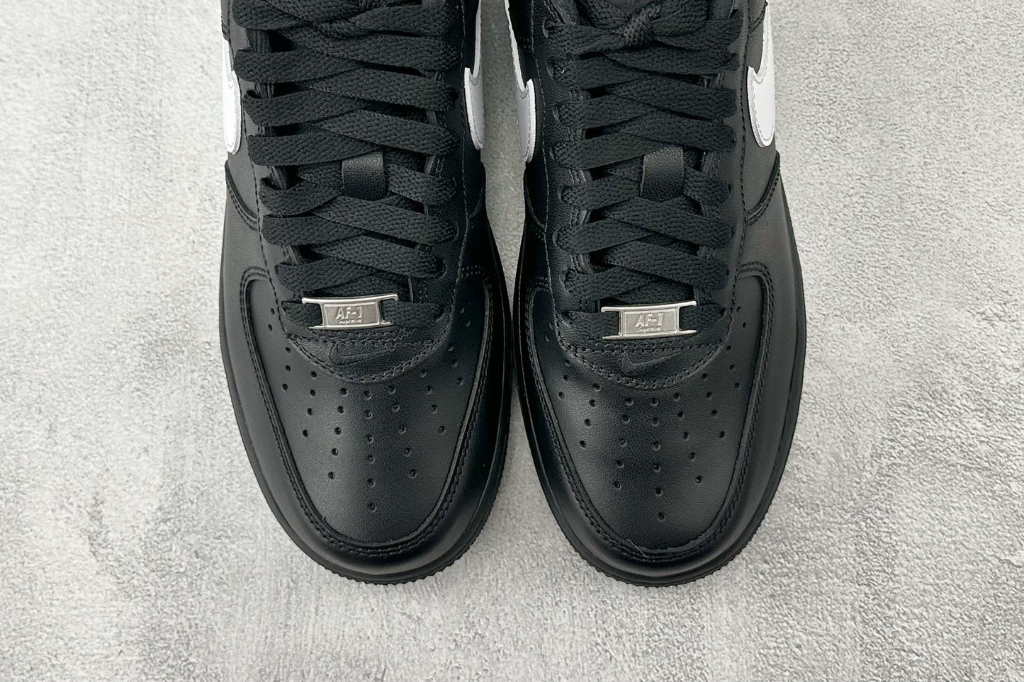 Supreme × Nike Air Force 1 Low "Black/White"