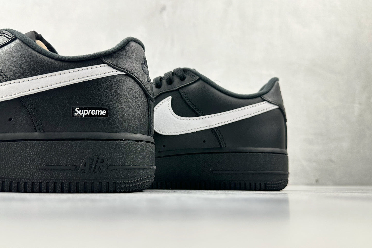 Supreme × Nike Air Force 1 Low "Black/White"