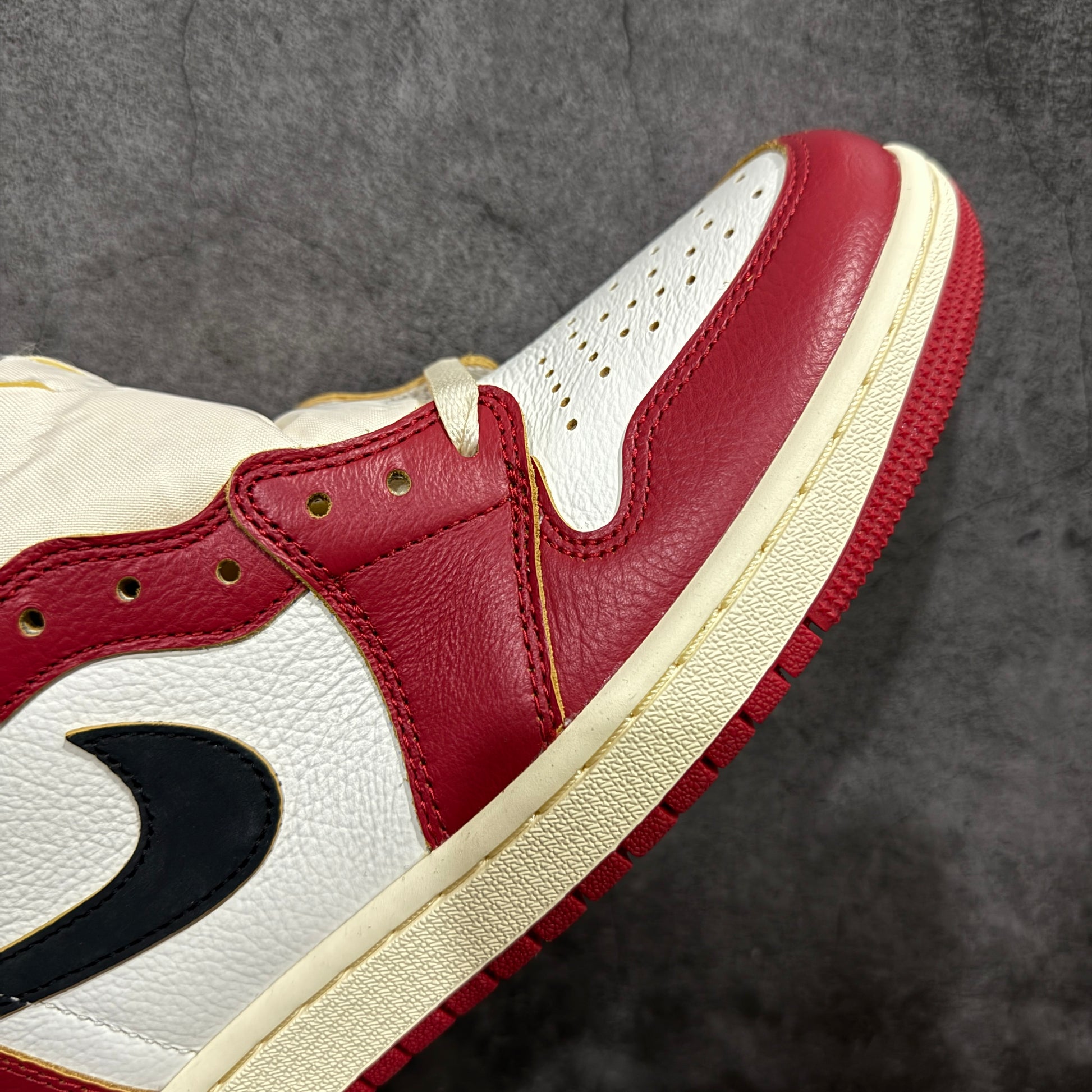 UNION × Nike Air Jordan 1 Retro High OG "Chicago/Shadow"