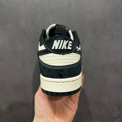 Nike SB Dunk Low x stussy