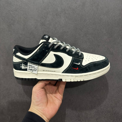 Nike SB Dunk Low x stussy