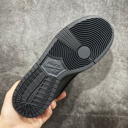 Nike SB Dunk Low Pro ISO "Triple Black"