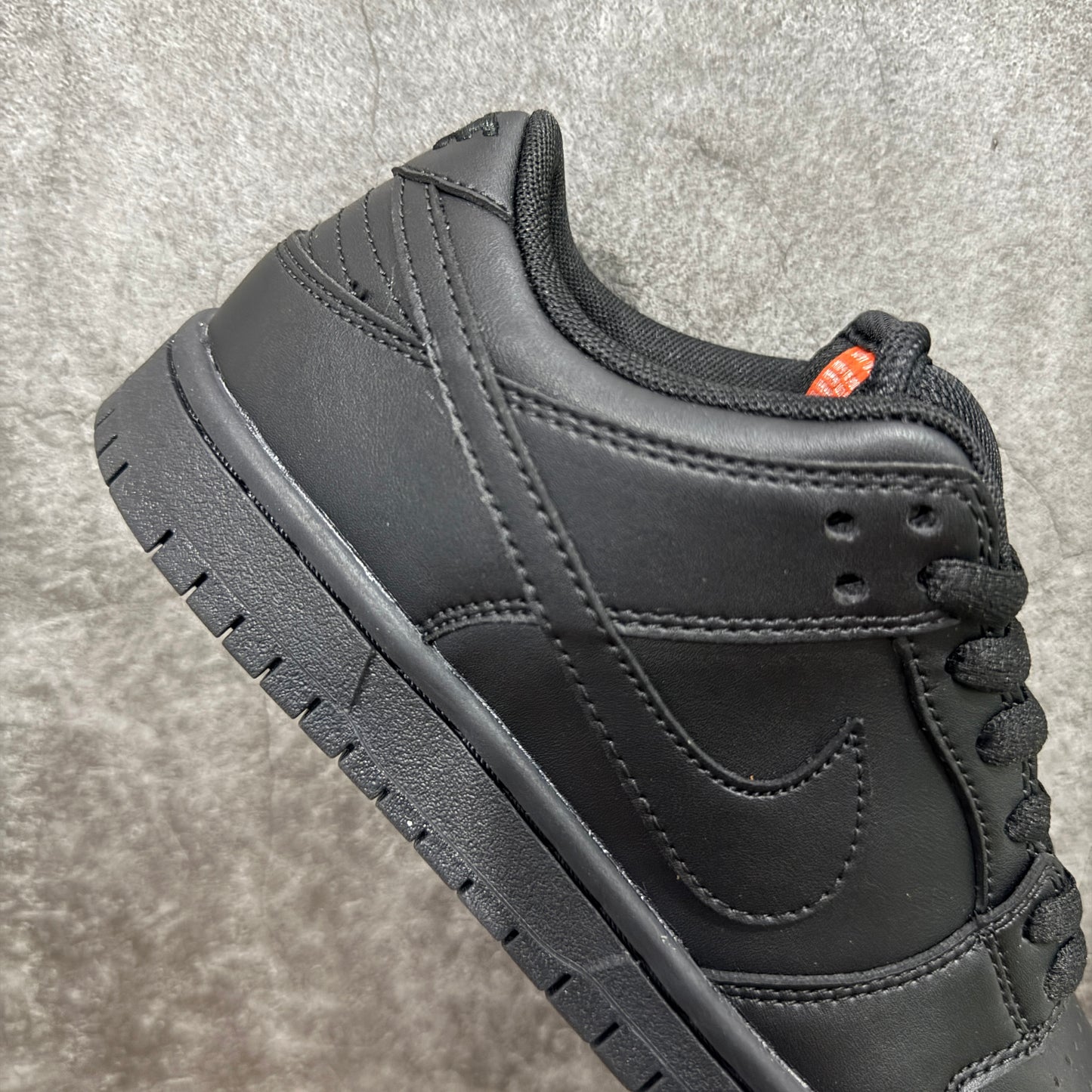 Nike SB Dunk Low Pro ISO "Triple Black"