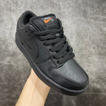 Nike SB Dunk Low Pro ISO "Triple Black"