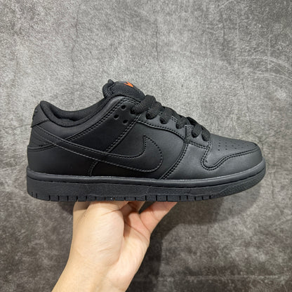 Nike SB Dunk Low Pro ISO "Triple Black"